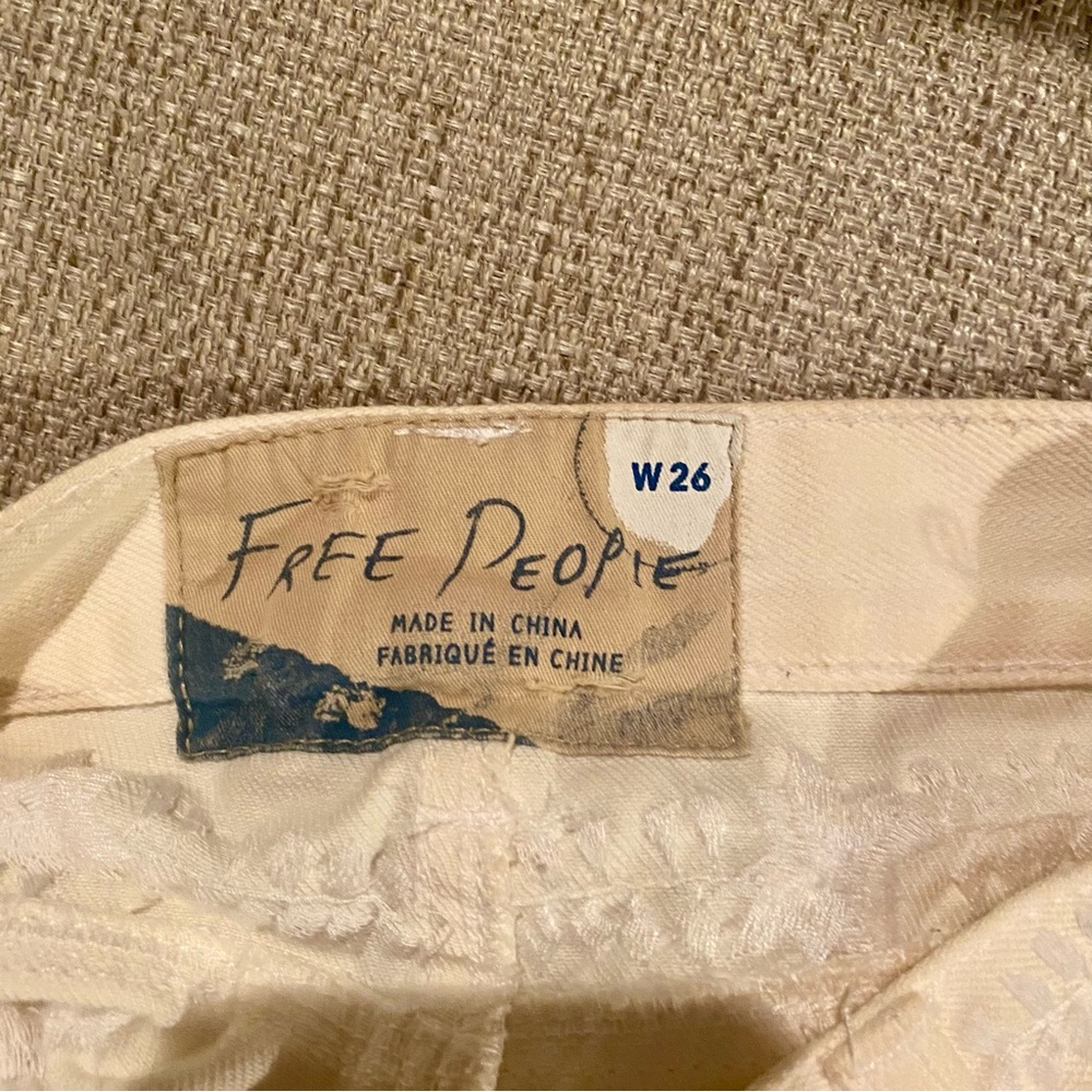 Free people embroidered white denim shorts SIZE 26